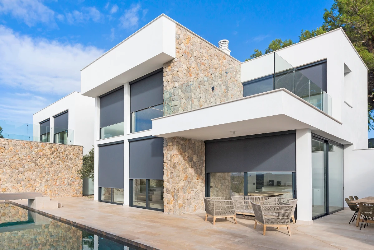 Bandalux ZBox exterior solar protection system in Costa del Sol villa