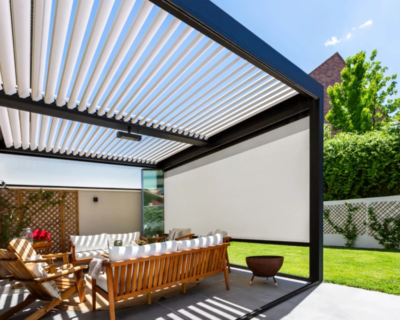 Premium pergola and roller blinds box in Marbella