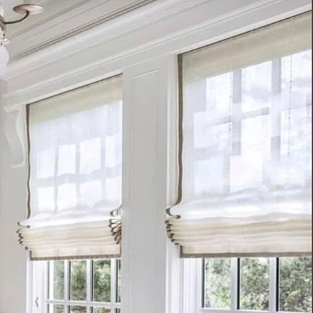 Professional Roman blind installation service in Málaga