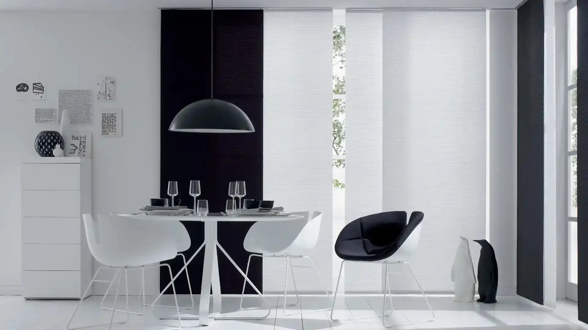 Minimalist Japanese panels for large windows in Costa del Sol villa